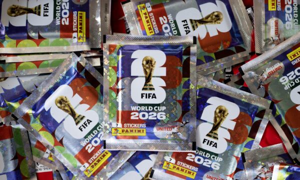 Hora de completar o álbum da Copa: Panini libera compra de figurinhas