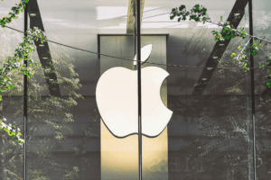 Apple (AAPL) tem resultado acima do esperado impulsionada por iPhones