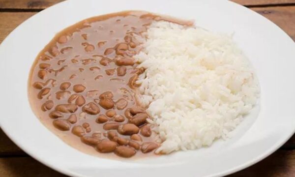 Os vilões do prato feito: inflação do feijão e do óleo diesel encarecem o almoço do brasileiro