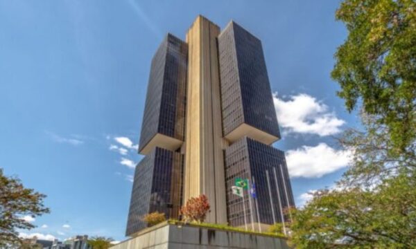 Produção industrial dos EUA e prévia do PIB no Brasil; veja a agenda e