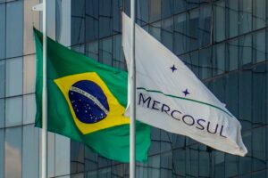 Dinheiro global voltou a olhar para a América Latina, mas ainda evita