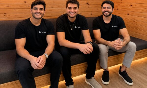 Aos 19, eles faziam dinheiro cortando cabelo na pandemia. Agora vão faturar R$ 12 milhões em viagens