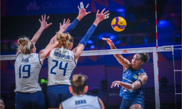 VNL feminina 2026: Brasil vence a Itália e avança à final