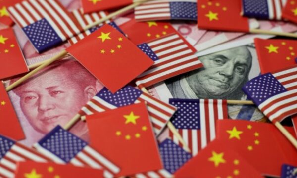 China pede que EUA eliminem tarifas unilaterais e critica nova alíquot