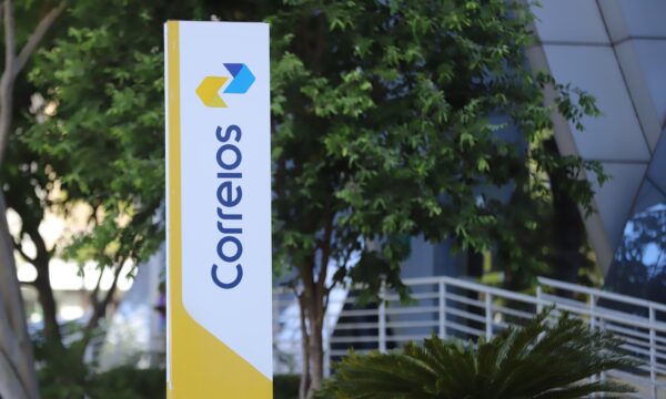 Correios adiam fechamento de agências e mudanças em gratificações até 31 de julho