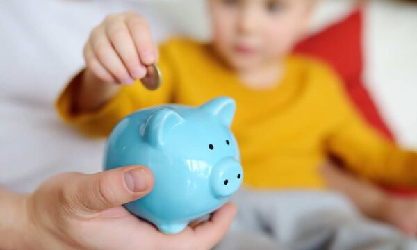 Senado aprova inclusão de educação financeira  no currículo escolar; p