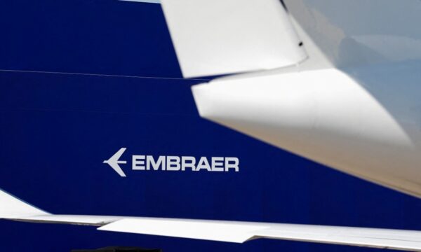 Embraer (EMBJ3) conquista Grupo Abra, passa a atender as três maiores