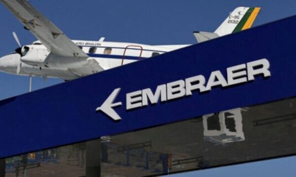 Companhia aérea ANA amplia encomenda de jatos E190-E2 da Embraer (EMBJ