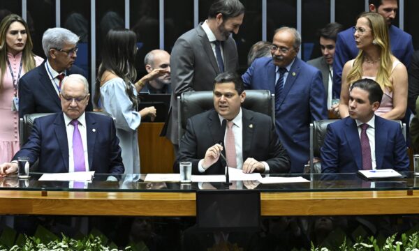 Fidelidade partidária: entenda as regras para troca de partido e perda de mandato