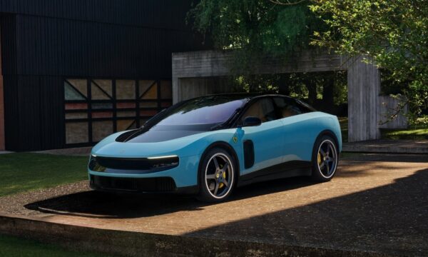Em dois meses, Ferrari bate meta do ano para vendas de carros elétricos