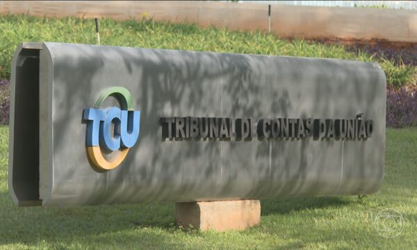 TCU pede ao Congresso reajuste de até 40% em penduricalhos pagos aos servidores do órgão