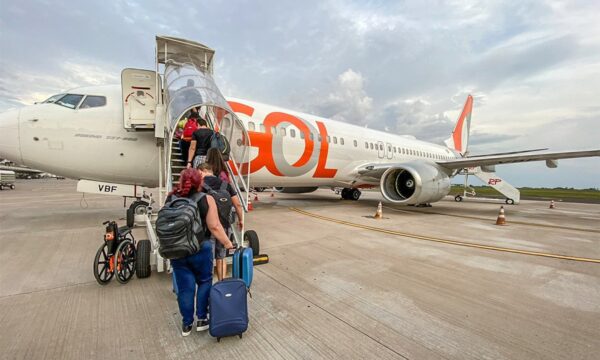 Com a guerra no Irã, BNDES anuncia empréstimos de R$ 13 bi à aviação para outubro