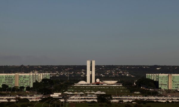 Governo prevê descongelar R$5,7 bi em verbas de ministérios diante de