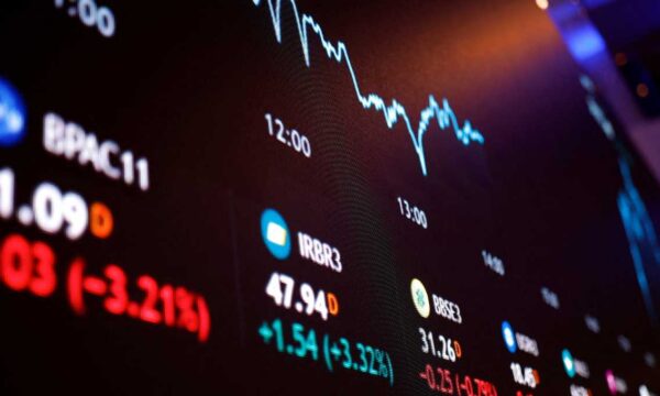 Tempo real: Ibovespa fecha semana de olho na inflação e confiança do c