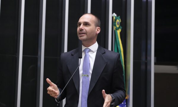 Eduardo Bolsonaro diz que Michelle é ‘imatura’ por vídeo contra Flávio