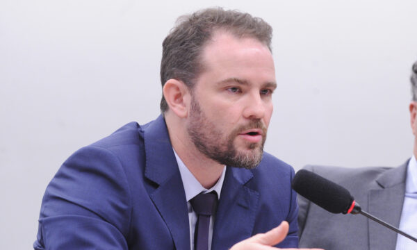 Durigan afirma que estabilidade econômica será mantida apesar de tarif