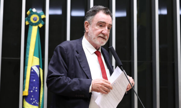 Patrus Ananias (PT) confirma pré-candidatura ao governo de Minas