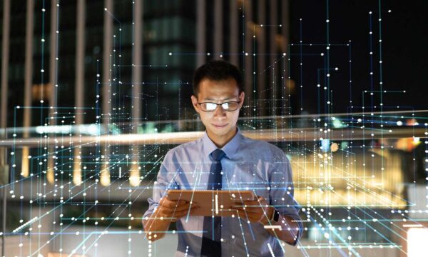 China aposta em fibra óptica que transmite dados mais rápido para apli