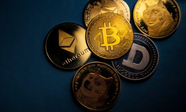 Bitcoin em alta? Antes de pensar em investir, especialistas indicam outros ativos menos conhecidos; potencial de retorno é de até 214 vezes