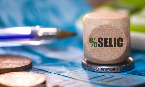 Na curva a termo, mercado precifica 90% de chance de corte na Selic na próxima semana