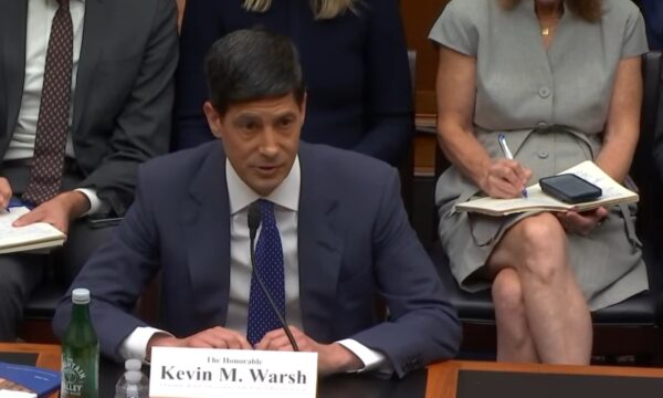 Presidente do Fed afirma que não quer resgatar setor de stablecoins em caso de crise