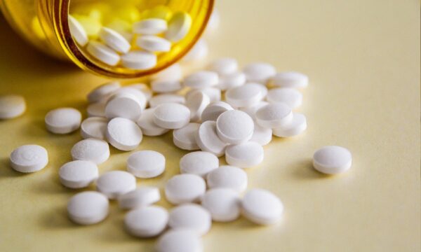Anvisa suspende lote de paracetamol por indícios de mofo; veja qual