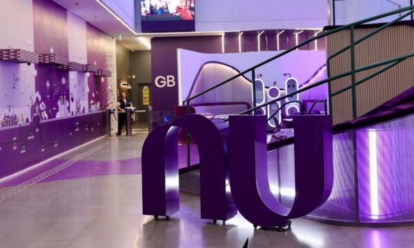 Para manter nome, Nubank (ROXO34) compra banco carioca com 3 décadas d