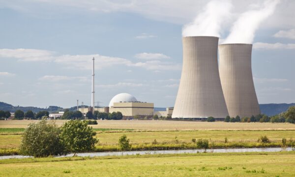 Crise no Estreito de Ormuz impulsiona energia nuclear na Ásia