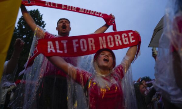 Noruega transforma eliminação na Copa em festa com mais de 100 mil pessoas; veja fotos