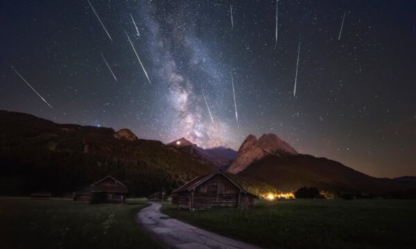 Chuva de meteoros: qual o melhor horário para observar nesta sexta, 31?