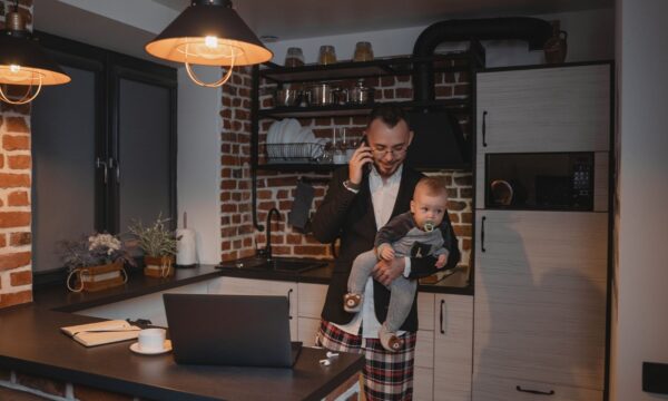 Quem é melhor na multitarefa? Estudo surpreende ao comparar homens e m