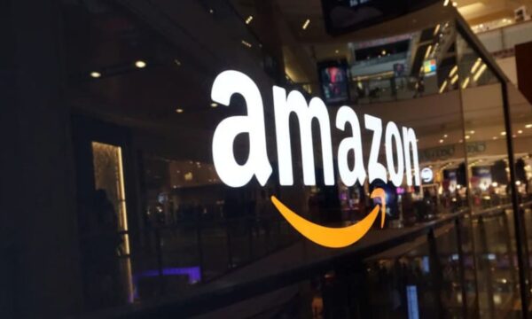 Amazon (AMZN) supera expectativa de lucro e ação sobe 8% no after hours em NY