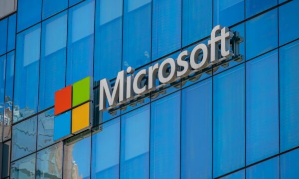 Microsoft supera em receita com impulso da demanda em nuvem e IA; ação