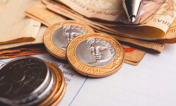 Inflação perde força em julho e anima mercado; economistas veem cenário mais favorável para a Selic