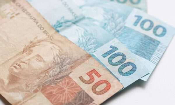 Crédito do Trabalhador CLT: veja 4 vantagens de contratá-lo em compara