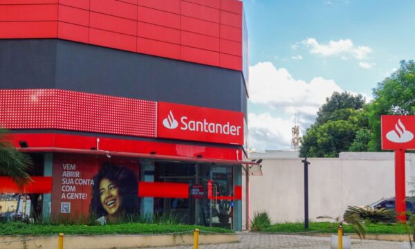 Santander (SANB11): Analistas iniciam trabalho de ‘poda’ após pior resultado em 3 anos, mas JPMorgan cita 1 gatilho que poderia fazer ação disparar