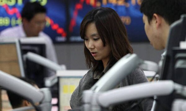 Bolsa da Coreia cai 11% e reacende temor de bolha de IA no mundo