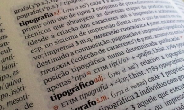 Por que algumas IAs falam português muito melhor do que outras? A resp