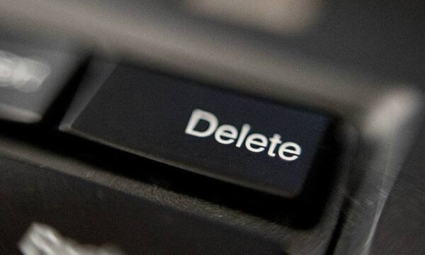 Tem como sumir da internet? O que é possível fazer para tirar seus dados de sites de busca