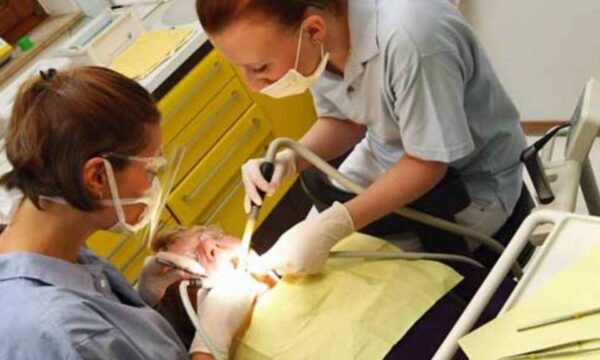 Dentistas não podem mais usar PMMA para fins estéticos; entenda a decisão