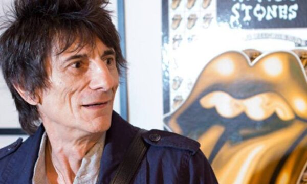 Ronnie Wood, guitarrista do Rolling Stones, vem ao Brasil para show solo