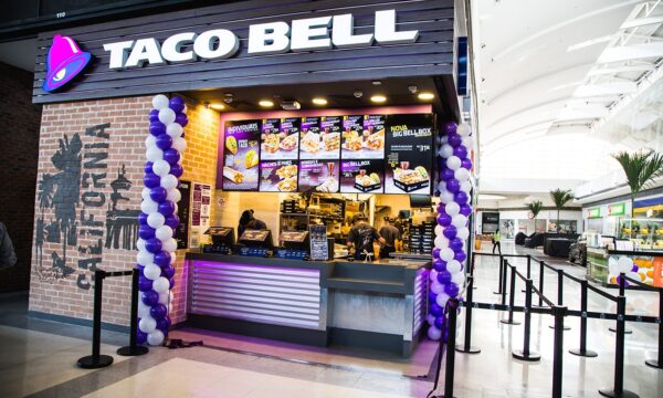Surto de doença leva Taco Bell a retirar alface do cardápio nos EUA