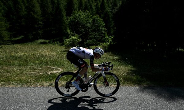 Atletas líderes do Tour de France são submetidos a testes antidoping de madrugada