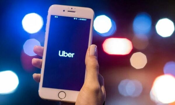 Justiça determina que Prefeitura de SP autorize Uber a oferecer serviç