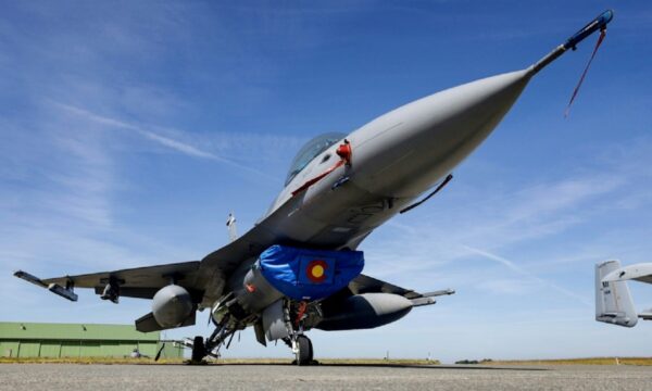 EUA enviam caças F-16 e F-35 ao Oriente Médio e ampliam pressão sobre