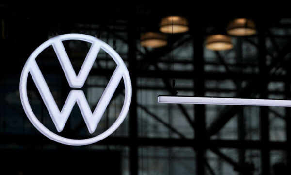 Volkswagen reduz linha de modelos e capacidade de produção para enfrentar crise; quatro fábricas devem ser fechadas na Alemanha