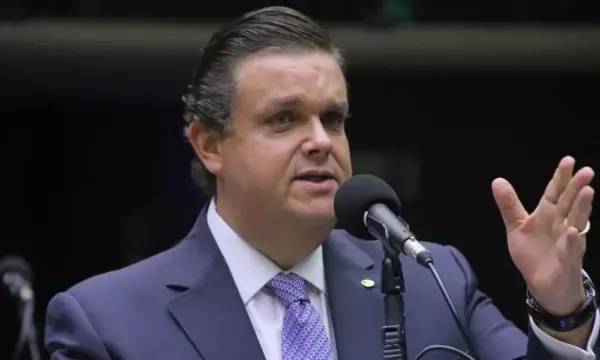 Teto dos juros do consignado do INSS deveria cair por causa da queda da Selic, diz ministro