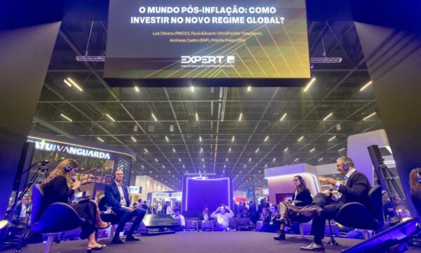 Dólar mais fraco? Caminho para perda de hegemonia é ‘estreito’, avaliam gestores
