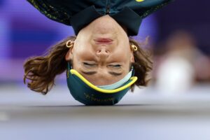Atleta do breaking que virou meme nas Olimpíadas ganha documentário