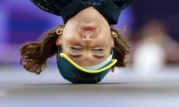 Atleta do breaking que virou meme nas Olimpíadas ganha documentário